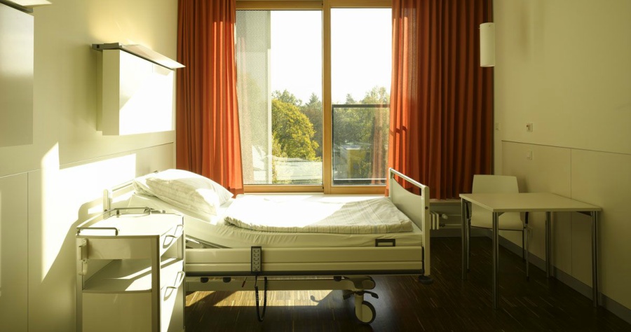 University Hospital Hamburg-Eppendorf room.jpg