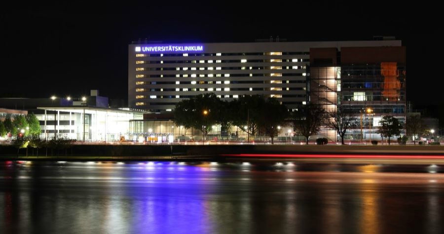 University hospital frankfurt am Main- Night.jpg